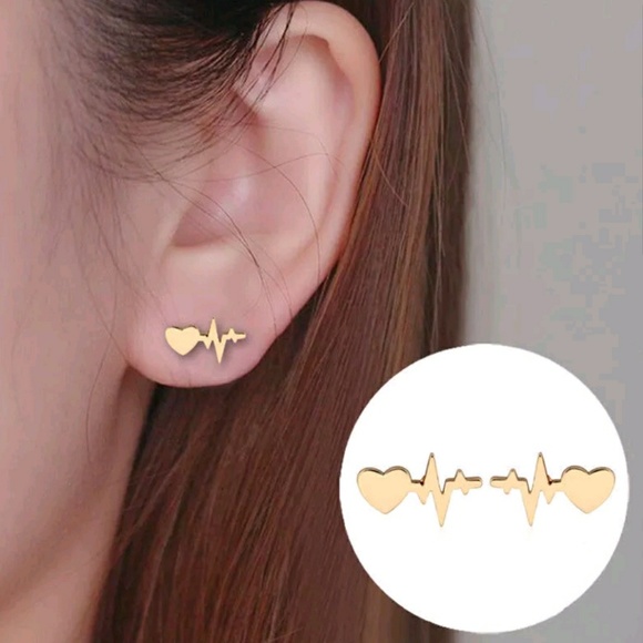 Jewelry - Heart beat earrings